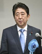 Abe eyes snap election in Oct., conveys plan to coalition lawmaker