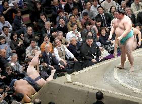New Year Grand Sumo Tournament 5th day