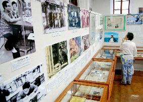 Novelist Komatsu dies