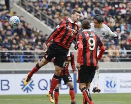 Adriano hat-trick crushes Sanfrecce in Seoul
