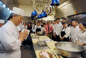 Japanese cuisine clinic in N.Y.