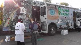 Mobile eye clinic from Miami in Onagawa