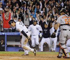 Yankees' Matsui scores winning run against Orioles