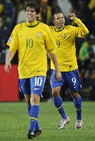 Brazil beat Chile in World Cup 2nd round