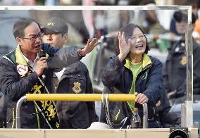 Tsai keeps big lead as Taiwan presidential election nears