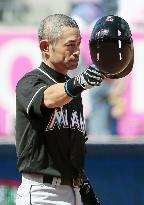 Suzuki gets 4,257th career hit, surpassing Rose's total