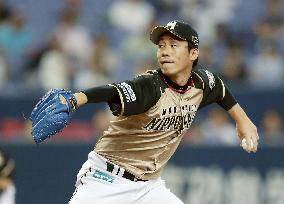 Yoshikawa in right place again as Fighters run streak to 15