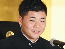 High school slugger Kiyomiya agrees to join Fighters