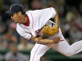 Matsuzaka pitches 1st career complete game in majors