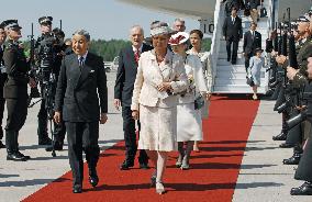 Japanese emperor, empress arrive in Latvia