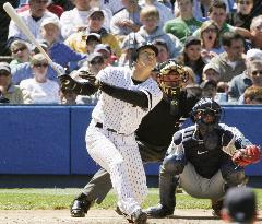 Yankees' Matsui marks 2000th career hit