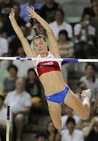 Russia's Yelena Isinbayeva wins women's pole vault