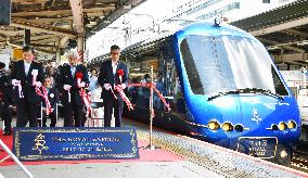 Luxury train debuts on Yokohama-Shimoda route along Izu coast
