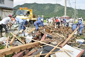 Suspected tornado hits western Japan