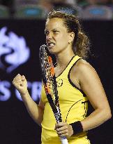 Strycova advances to Australian Open 4th round