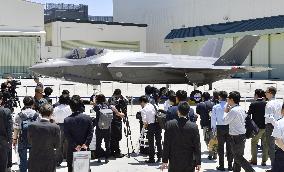 1st Japanese-built F-35 stealth jet unveiled