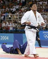 (2)Uchishiba grabs judo gold