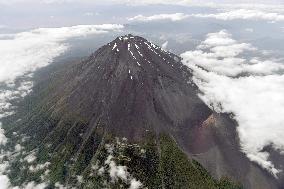 Mt. Fuji to be closed to climbers due to virus