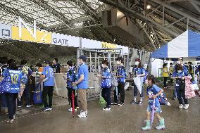 Football: Fans allowed into J-League stadiums