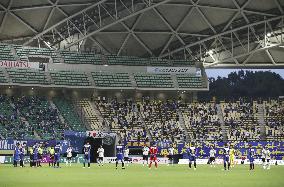 Football: Fans allowed into J-League stadiums