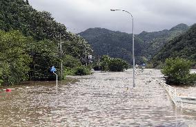 Heavy rain in western Japan