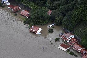 Heavy rain in western Japan