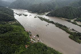 Heavy rain in western Japan