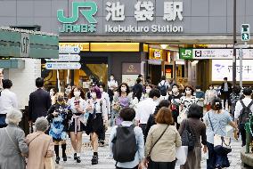 Coronavirus alert raised to highest level in Tokyo