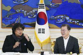 "Parasite" director meets S. Korean president