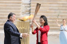 Olympic flame handed over to Japan