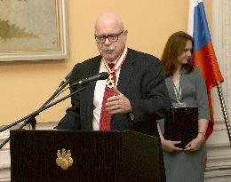 Japanese order presented to Carnegie Moscow Center director