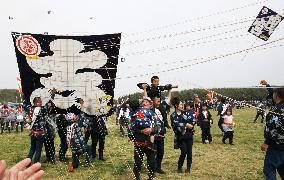 Kite-flying battle at Hamamatsu Festival in Japan