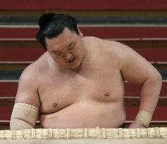 Sumo: Spring tournament without fans