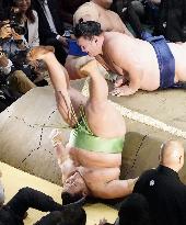 Sumo: New Year Grand Sumo Tournament