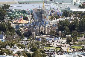 Tokyo Disney theme parks to close due to coronavirus