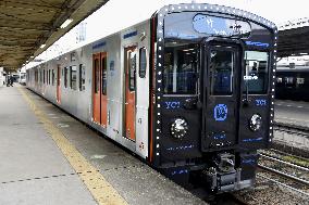 New JR Kyushu hybrid train