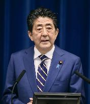 Abe vows to compile "boldest-ever" economic stimulus to fight virus