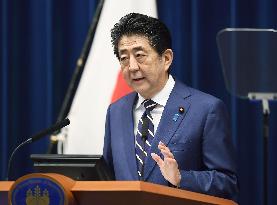 Abe vows to compile "boldest-ever" economic stimulus to fight virus