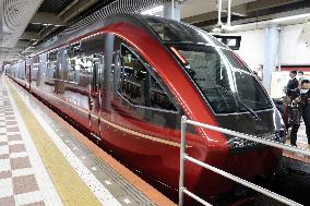 Kintetsu Railway's new limited express