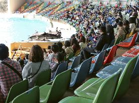 Japan amusement park partially resumes