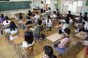 New school term starts in Japan