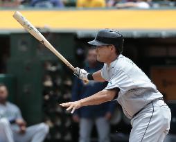 Aoki hits in 5th straight game as Mariners win slugfest