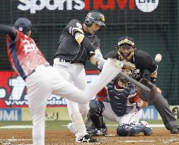 Yanagita leads Hawks to Pacific League pennant