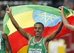 Ethiopia's Bekele wins men's 10,000 meters at world athletics mee