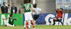 Argentina beat Mexico after extra time to advance to last 8