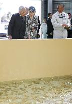 Emperor, empress watch young flounders at Toyama research center