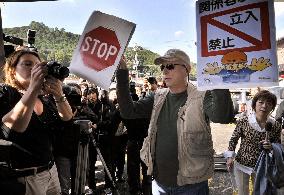 Taiji town, antiwhaling groups meet over dolphin hunt