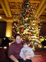 Origami Christmas tree delights New York museum goers