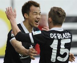 Okazaki reaches 10-goal mark for 2nd straight season