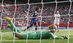 Japan open scoring vs. Netherlands in World Cup round of 16